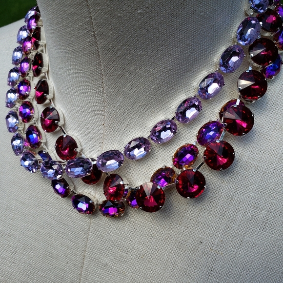 Anna Wintour fuchsia crystal necklace - Picture 4 of 4